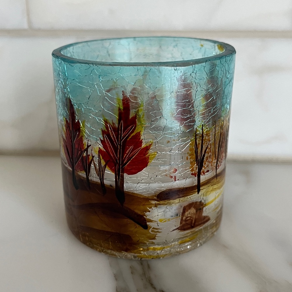Decorative cracked glass candle